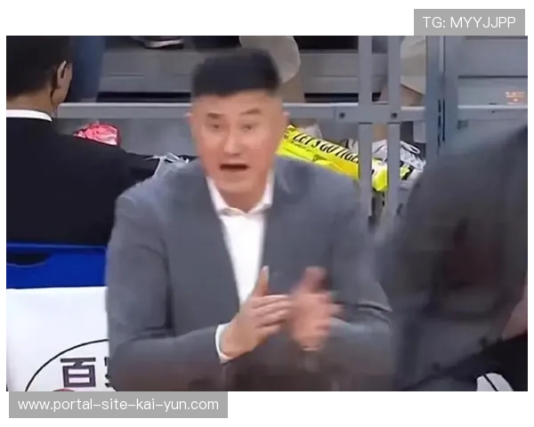 杜锋尝试胡明轩与张明池双控组合 周琦上场时间逐步增加 杜锋尝试胡明轩与张明池双控组合 周琦上场时间逐步增加